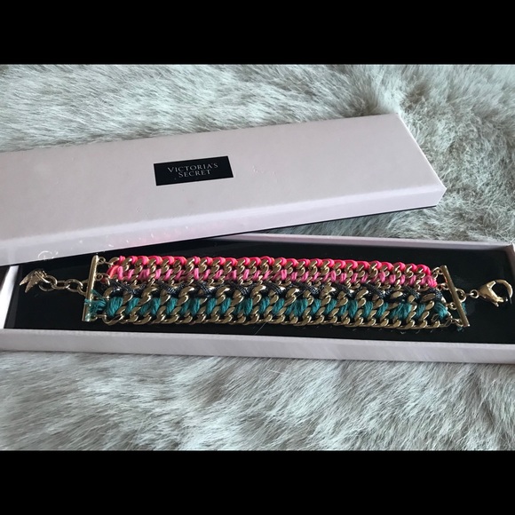 Victoria’s Secret bracelet - Picture 2 of 8